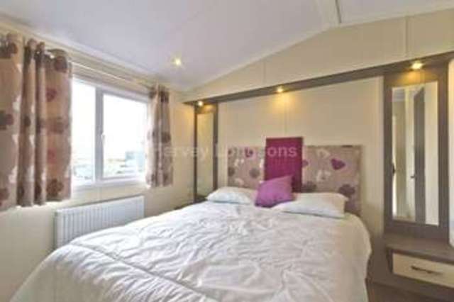  Image of 3 bedroom Detached house for sale in Hythe Road Dymchurch Romney Marsh TN29 at Dymchurch Romney Marsh, TN29 0JX