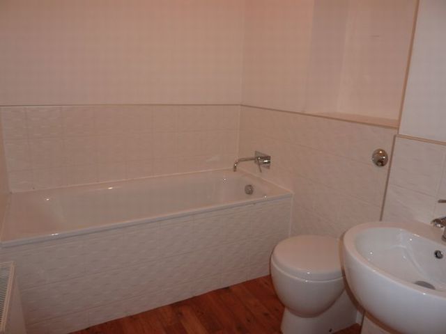  Image of 2 bedroom Flat to rent in East Pilton Farm Rigg Edinburgh EH5 at Pilton Edinburgh Edinburgh, EH5 2GD