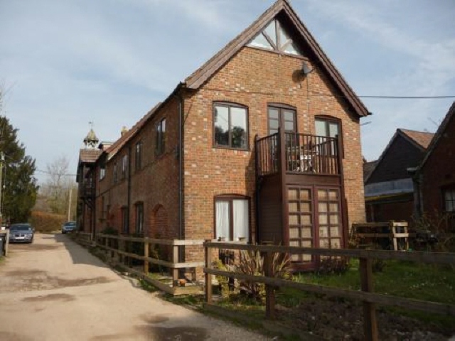  Image of 2 bedroom Flat to rent in Embley Park East Wellow Romsey SO51 at Embley Green Romsey Not specified, SO51 6DL