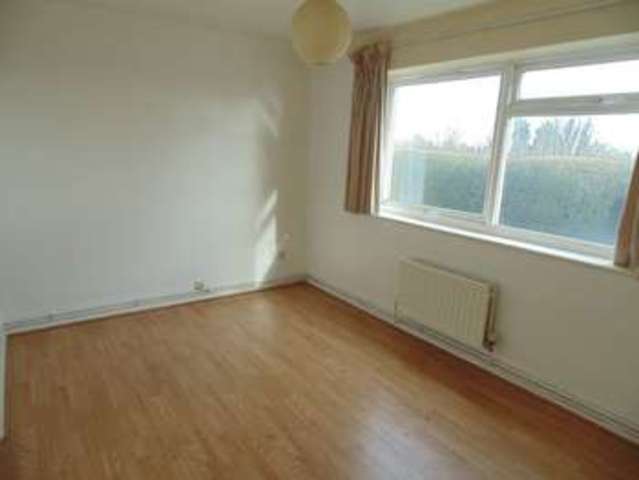  Image of 2 bedroom Flat to rent in Lemsford Road St. Albans AL1 at Lemsford Road  St Albans, AL1 3PS