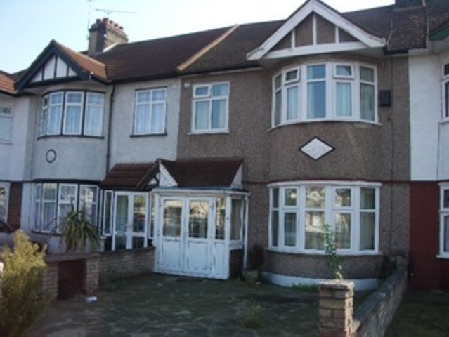  Image of 3 bedroom Detached house to rent in Eastern Avenue Ilford IG2 at Eastern Avenue  Newbury Park, IG2 7SA