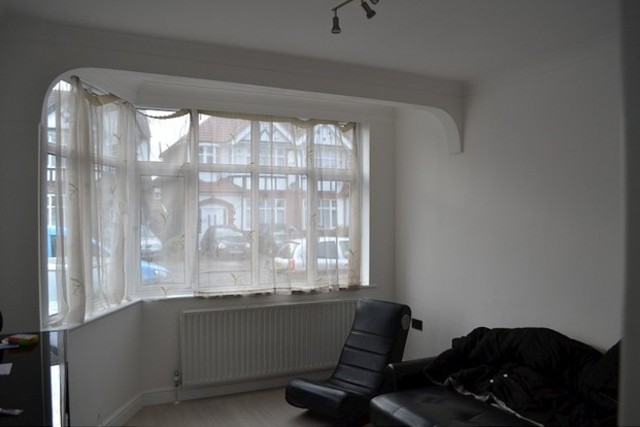  Image of 3 bedroom Terraced house to rent in Eccleston Crescent Chadwell Heath Romford RM6 at Eccesleston Crescent Chadwell Heath Marks Gate, RM6 4QU