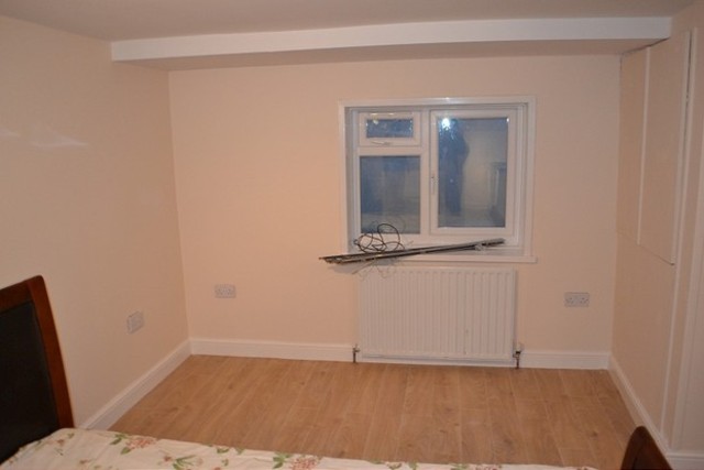  Image of Studio flat to rent in Eccleston Crescent Chadwell Heath Romford RM6 at Eccleston crescent  Chadwell Heath, RM6 4QX