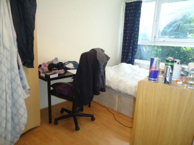  Image of 3 bedroom Maisonette to rent in Eden Grove London N7 at Eden Grove  Holloway, N7 8EH