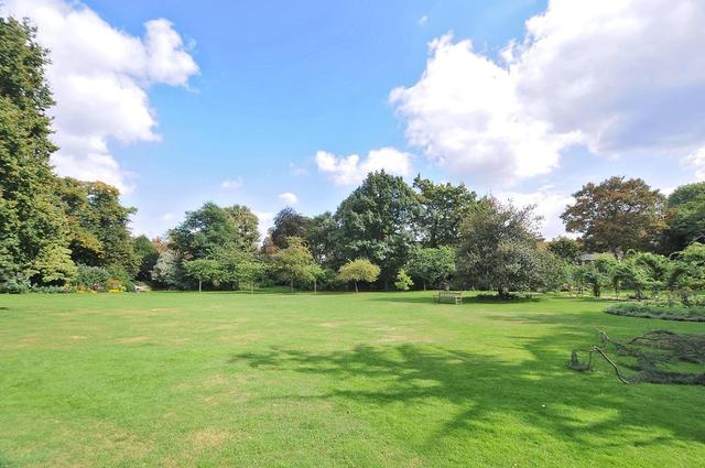  Image of 2 bedroom Flat for sale in Edwardes Square London W8 at Kensington  London, W8 6NL
