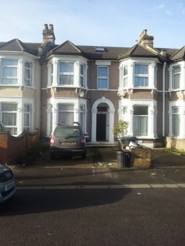  Image of 1 bedroom Terraced house to rent in Elgin Road Seven Kings Ilford IG3 at elgin road seven kings ilford, IG3 8LN