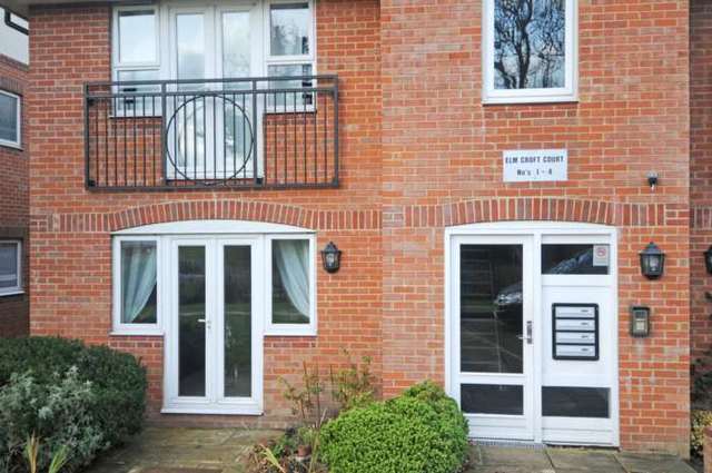  Image of 2 bedroom Apartment to rent in Three Bridges Road Crawley RH10 at Elmcroft Court, Three Bridges Road Three Bridges Crawley, RH10 1JQ