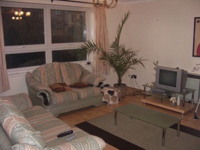  Image of 2 bedroom Flat to rent in Essex Road Chadwell Heath Romford RM6 at Essex Road  Chadwell Heath, RM6 4JA