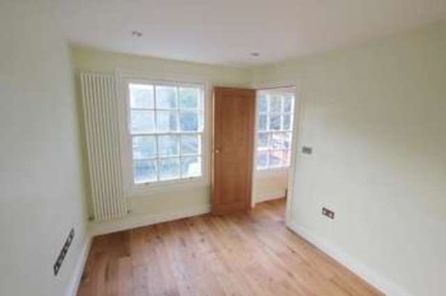  Image of 1 bedroom Flat for sale in Essex Road London N1 at Essex Road London London, N1 3PJ