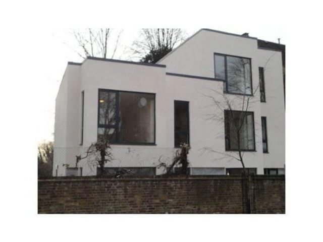  Image of 4 bedroom Detached house to rent in Evering Road London E5 at Evering Road  Hackney, E5 8AJ