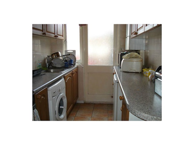  Image of 4 bedroom Terraced house to rent in Evesham Road London N11 at Evesham Road  Bounds Green, N11 2RN