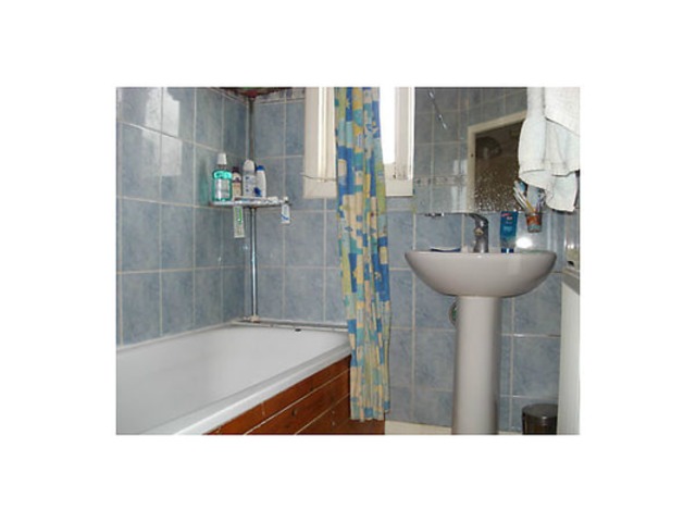  Image of 4 bedroom Terraced house to rent in Evesham Road London N11 at Evesham Road  Bounds Green, N11 2RN