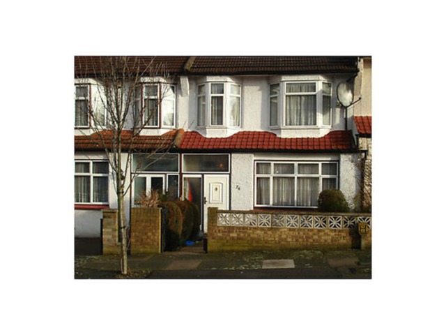 Image of 4 bedroom Terraced house to rent in Evesham Road London N11 at Evesham Road  Bounds Green, N11 2RN