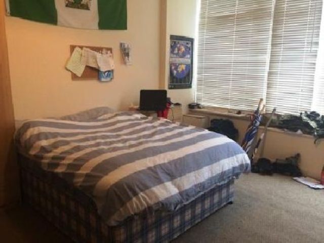  Image of 7 bedroom House Share to rent in Exeter Road Selly Oak Birmingham B29 at Selly Oak West Midlands Selly Oak, B29 6EX
