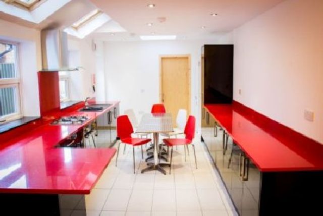  Image of 7 bedroom House Share to rent in Exeter Road Selly Oak Birmingham B29 at Selly Oak West Midlands Selly Oak, B29 6EX