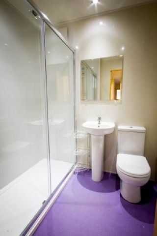  Image of 7 bedroom House Share to rent in Exeter Road Selly Oak Birmingham B29 at Selly Oak West Midlands Selly Oak, B29 6EX