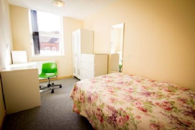  Image of 7 bedroom House Share to rent in Exeter Road Selly Oak Birmingham B29 at Selly Oak West Midlands Selly Oak, B29 6EX