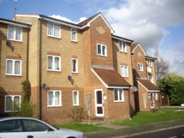  Image of 1 bedroom Flat to rent in Express Drive Goodmayes Ilford IG3 at Express Drive  Goodmayes, IG3 9RE