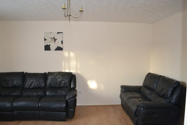  Image of 2 bedroom Flat to rent in Express Drive Goodmayes Ilford IG3 at Express Drive  Goodmayes, IG3 9QQ