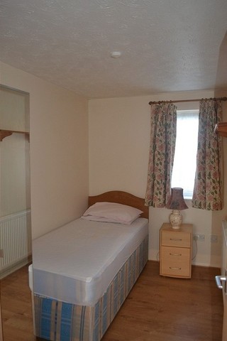  Image of 2 bedroom Flat to rent in Express Drive Goodmayes Ilford IG3 at Express Drive  Goodmayes, IG3 9QQ