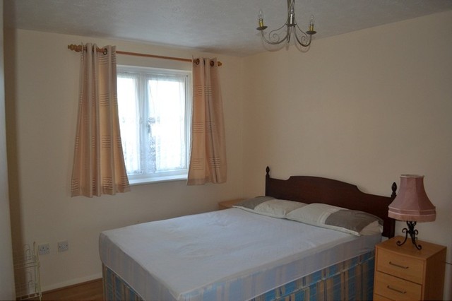  Image of 2 bedroom Flat to rent in Express Drive Goodmayes Ilford IG3 at Express Drive  Goodmayes, IG3 9QQ