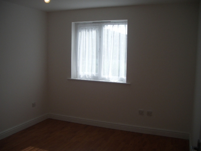 Image of 2 bedroom Flat to rent in Express Drive Goodmayes Ilford IG3 at Express Drive  Goodmayes, IG3 9RD