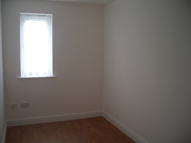  Image of 2 bedroom Flat to rent in Express Drive Goodmayes Ilford IG3 at Express Drive  Goodmayes, IG3 9RD