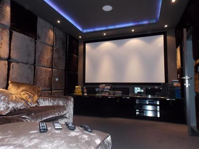  Image of 6 bedroom Detached house for sale in Eyebrook Road Bowdon Altrincham WA14 at Bowdon, WA14 3LR