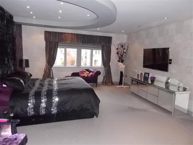  Image of 6 bedroom Detached house for sale in Eyebrook Road Bowdon Altrincham WA14 at Bowdon, WA14 3LR