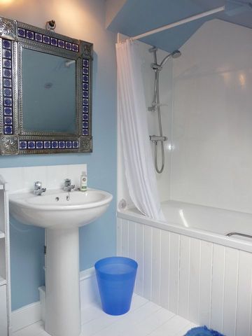  Image of 1 bedroom Flat to rent in Fair-A-Far Cottages Whitehouse Road Edinburgh EH4 at Cramond Edinburgh Edinburgh, EH4 6PQ