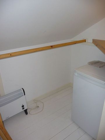  Image of 1 bedroom Flat to rent in Fair-A-Far Cottages Whitehouse Road Edinburgh EH4 at Cramond Edinburgh Edinburgh, EH4 6PQ