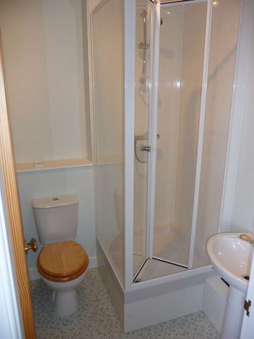  Image of 1 bedroom Flat to rent in Fair-A-Far Cottages Whitehouse Road Edinburgh EH4 at Cramond Edinburgh Edinburgh, EH4 6PQ