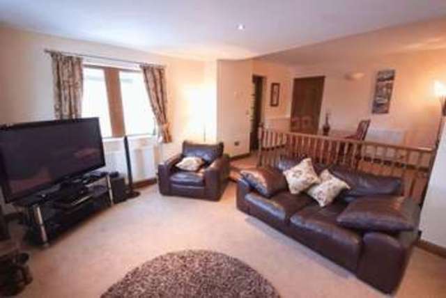  Image of 4 bedroom Detached house to rent in Far Sowood Holywell Green Halifax HX4 at Far Sowood Holywell Green Halifax, HX4 9JU