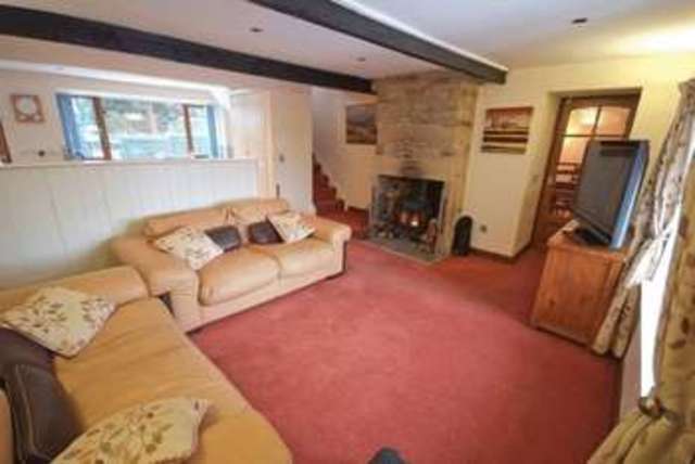 Image of 4 bedroom Detached house to rent in Far Sowood Holywell Green Halifax HX4 at Far Sowood Holywell Green Halifax, HX4 9JU