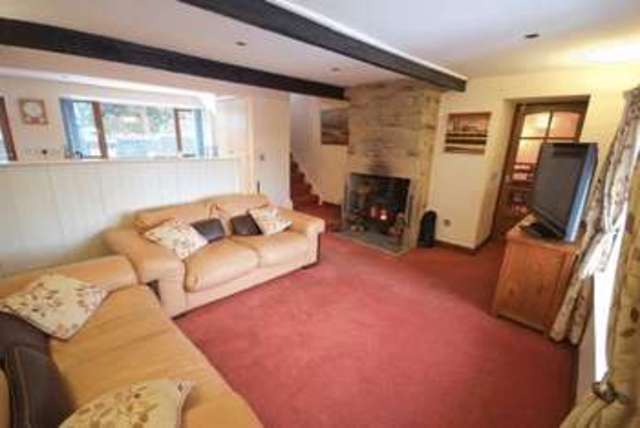  Image of 4 bedroom Detached house to rent in Far Sowood Holywell Green Halifax HX4 at Far Sowood Holywell Green Halifax, HX4 9JU