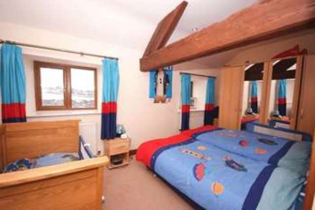  Image of 4 bedroom Detached house to rent in Far Sowood Holywell Green Halifax HX4 at Far Sowood Holywell Green Halifax, HX4 9JU