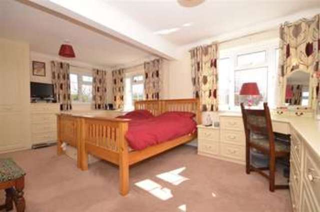  Image of 4 bedroom Detached house for sale in Farm Close Loxwood Billingshurst RH14 at Loxwood West Sussex Loxwood, RH14 0UT