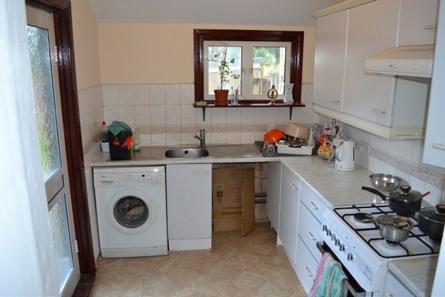 Image of 4 bedroom Semi-Detached house to rent in Felbrigge Road Ilford IG3 at Felbrigge Road  Seven Kings, IG3 9XJ
