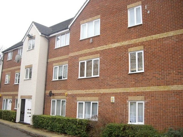  Image of 2 bedroom Flat to rent in Fenman Gardens Goodmayes Ilford IG3 at Fenman Gardens  Goodmayes, IG3 9TP