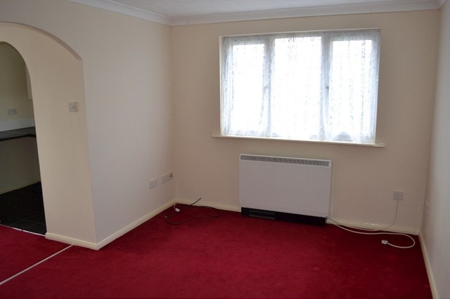  Image of Flat to rent in Fenman Gardens Goodmayes Ilford IG3 at Fenman Gardens  Goodmayes, IG3 9QE