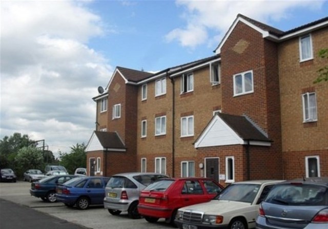  Image of 1 bedroom Apartment to rent in Fenman Gardens Goodmayes Ilford IG3 at FENMAN GARDENS  ILFORD, IG3 9TP