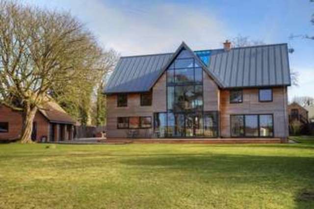  Image of 4 bedroom Property for sale in Thrigby Road Filby Great Yarmouth NR29 at Thrigby Road Filby Great Yarmouth, NR29 3HJ