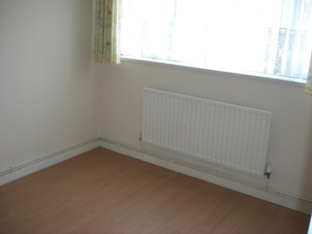 Image of 2 bedroom Maisonette to rent in Leyton Grange Estate London E10 at FITZGERALD COURT LEYTONGRANGE LEYTON, E10 5HT