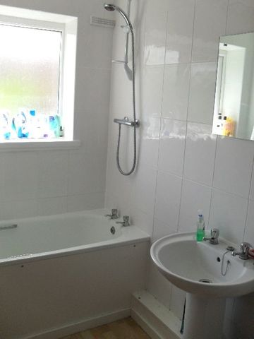  Image of 5 bedroom House Share to rent in Fladbury Crescent Selly Oak Birmingham B29 at B29 6PH  Selly Oak, B29 6PH