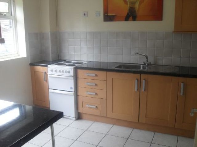  Image of 3 bedroom House Share to rent in Fladbury Crescent Selly Oak Birmingham B29 at Selly Oak West Midlands Selly Oak, B29 6PL