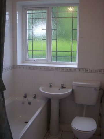  Image of 1 bedroom House Share to rent in Gibbins Road Selly Oak Birmingham B29 at 201 Gibbins Rd West Midlands 201 Gibbins Rd, B29 6NH