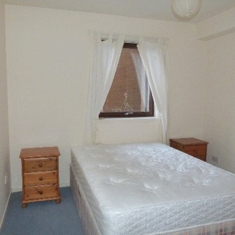  Image of 2 bedroom Flat to rent in Florence Place Perth PH1 at Perth Perthshire Perthshire, PH1 5BJ