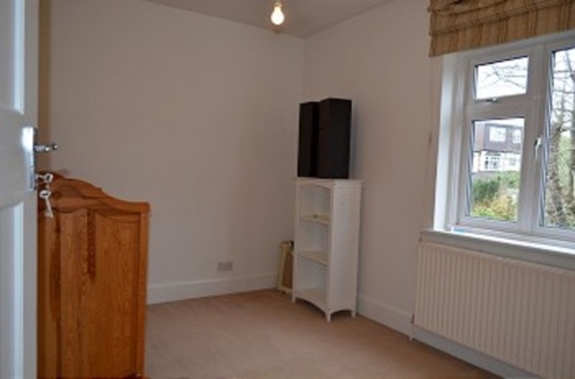  Image of 3 bedroom Detached house to rent in Forestdale London N14 at Forestdale  Southgate, N14 7DT