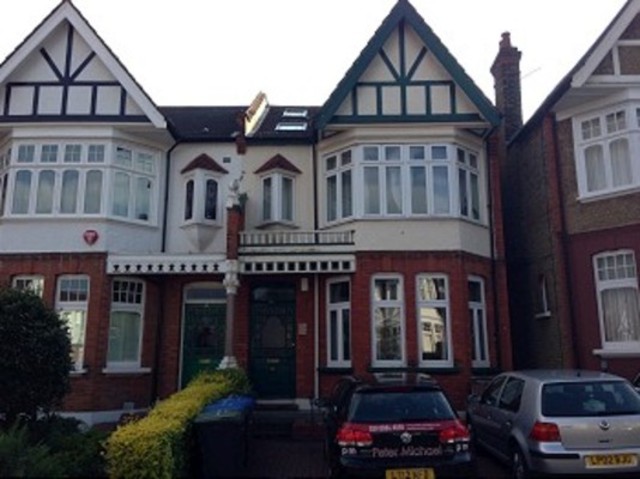  Image of 2 bedroom Flat to rent in Fox Lane London N13 at Fox Lane  Palmers Green, N13 4AJ