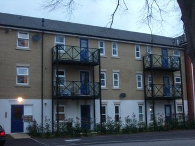  Image of 2 bedroom Flat to rent in Norwich Crescent Chadwell Heath Romford RM6 at Framlington Court  Chadwell Heath, RM6 4UQ